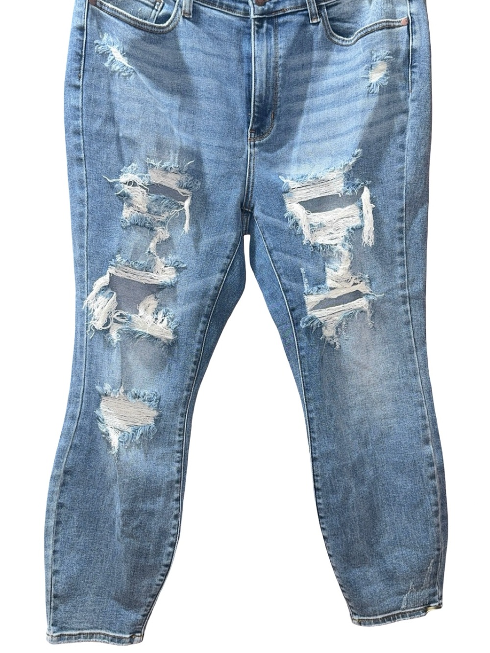 Judy Blue Light Blue Distressed Women’s Jeans